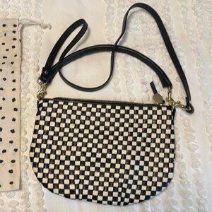 Clare v petit moyen checkered black and cream bag